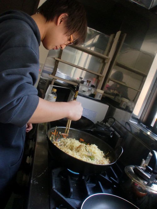 いっせ焼きそばづくり