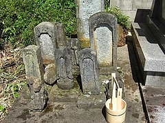 0725 tomb 1