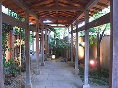 alley