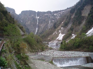 tateyamafallriver.jpg