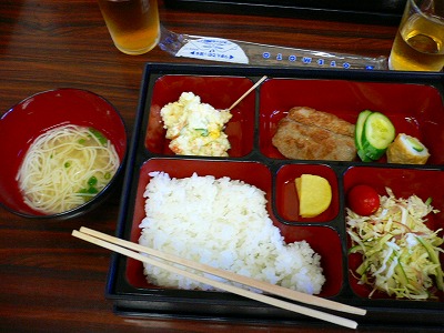 朝食