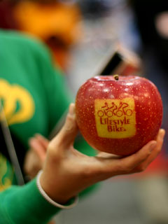 bicycle-apple-1125.jpg