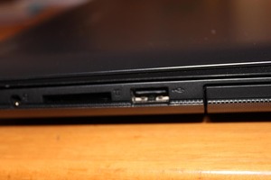 G50右側面手前SDカードUSB