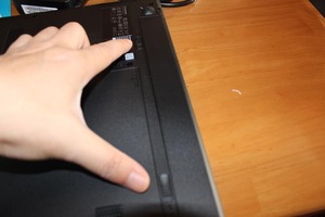 G50裏側バッテリレバー