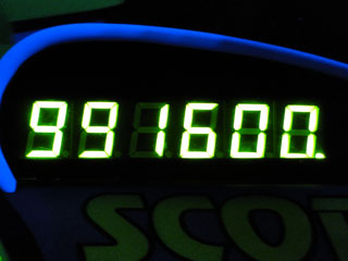 991600