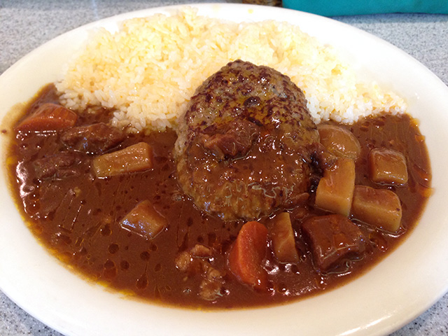 Beef Curry with Cubic Vegetables and Hamburger