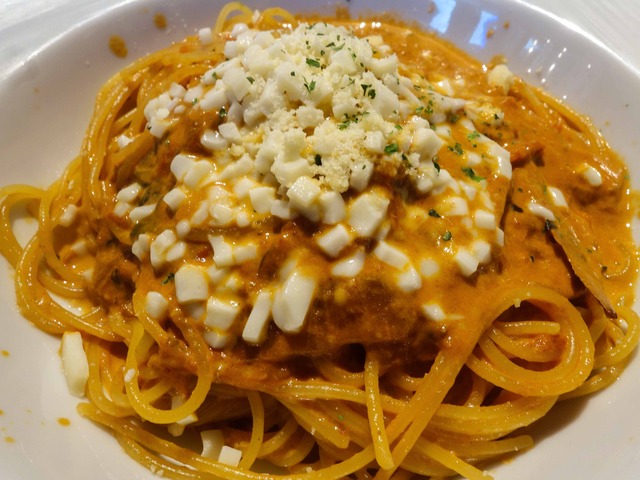 渡り蟹ととろけるチーズのトマトクリームソース 2_edit