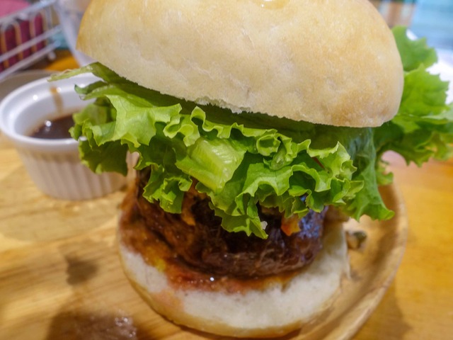 牛肉とフォアグラのカイエットバーガー 13_edit