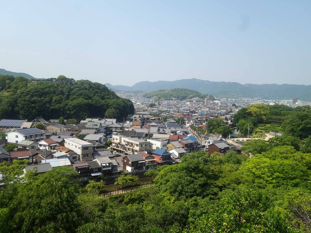 百間廊下から市街を望む_edit