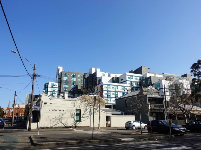Faraday St と Cardigan St の交差点 1_edit