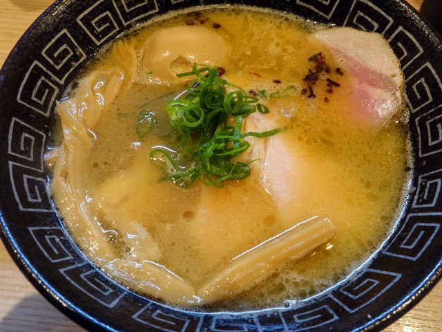 特製白湯らぁ麺 1_edit