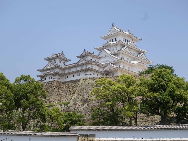 三国堀から天守閣を望む 2_edit