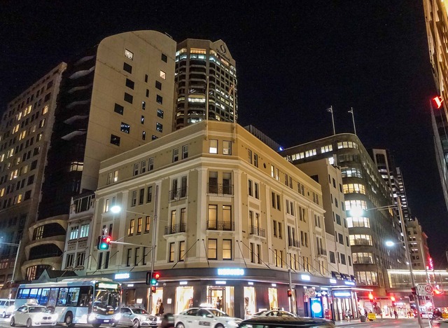 Elizabeth St と Market St の交差点_edit