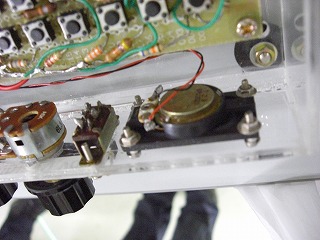 ノートPCのスピーカーだそう。小さい!