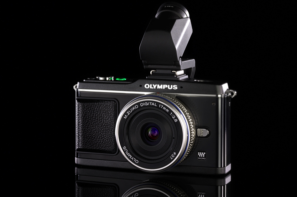 Olympus-E-P2_side_to_left_VF-2_45degrees