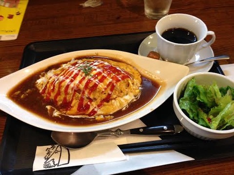 チーズ入りとろとろ卵のオムライス