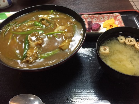 カレー丼遠景