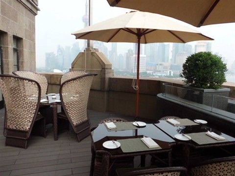 和平飯店rooftopではビアガーデンも実施中〜