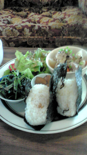 ひゃくじゅうのおう:おにぎり