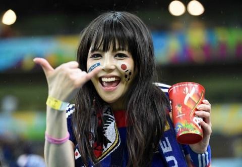 【W杯】テレビが美女サポーターを映しまくった結果wwwwwww