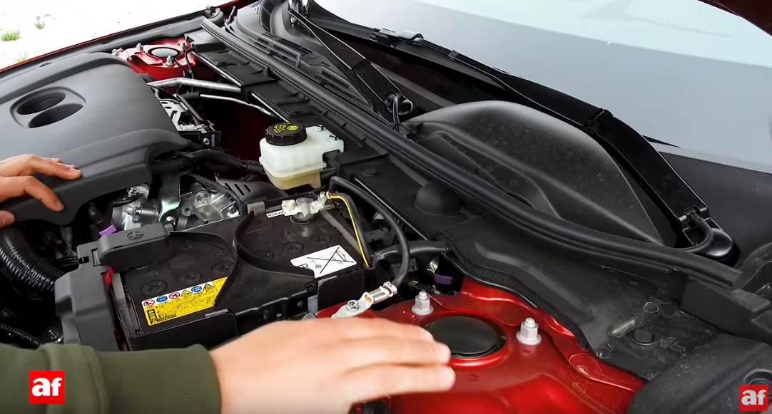 新型mazda3のエンジンルームがよくみえる動画 K Blog