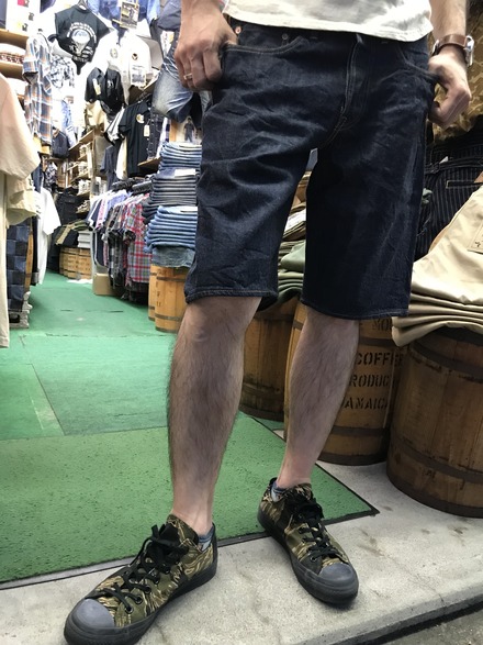 ステュディオ・ダ・ルチザン！スヴィンゴールドデニムショートパンツ