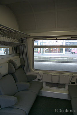 EC85、1等車コンパートメント