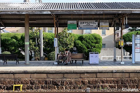 浜寺公園駅、古い石積みが残るプラットホーム