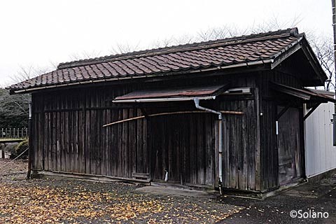 長良川鉄道・富加駅の木造倉庫