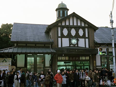 JR東日本・原宿駅。都内最古の木造駅舎