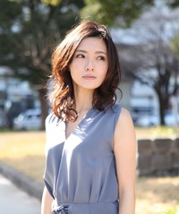 星野真里hoshinomari