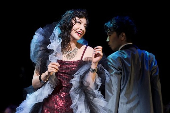 宝塚歌劇団 大空祐飛？ 写真8枚 Amazon.co.jp: 大空祐飛写真集 I'm