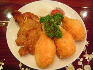 ズワイカニ爪揚げと排骨揚げ