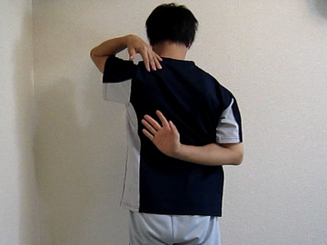 後ろで握手-1