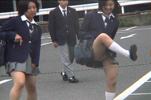 img046