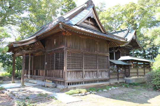 八甫鷲宮神社拝殿と本殿