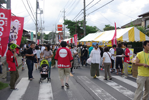 土師祭2011 (17:00) 土師祭 門前通りの様子2