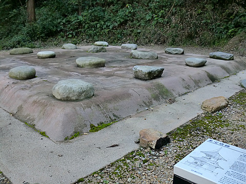 樺崎八幡宮内の史跡