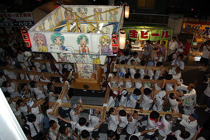 19:22 上からの「らき☆すた神輿」