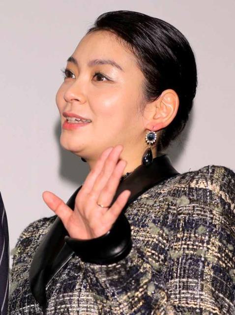 芸能 田畑智子 楽しいです 岡田義徳との結婚後初の公の場 結婚指輪がキラリ 18 03 17 芸能 面白ニュースまとめサイト