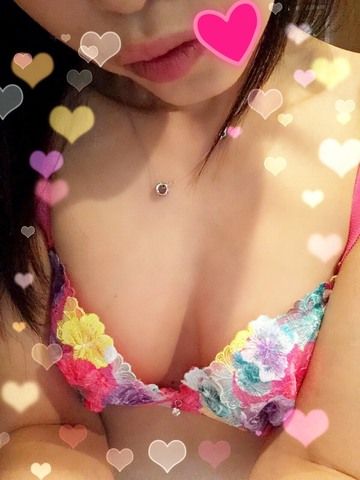 ヒトミ