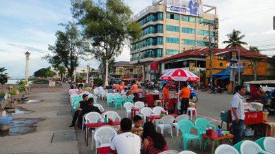 blog-image-dumaguete-rizal-street-many-customer