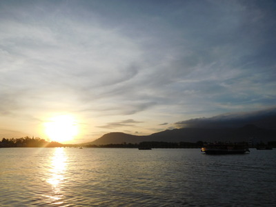 blog-image-Kampot-sunset-ship