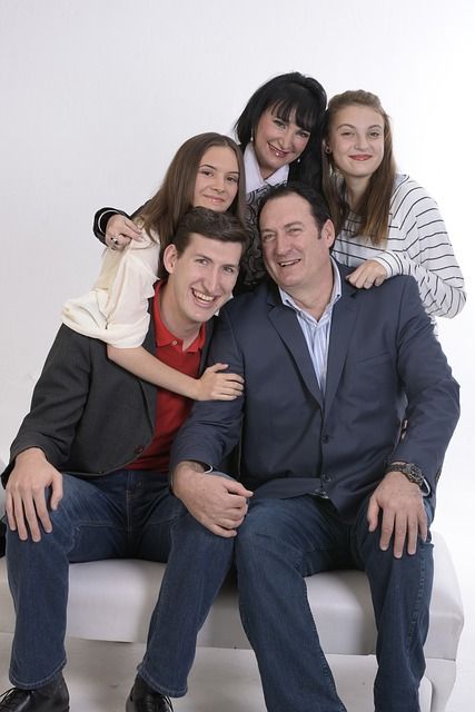 family-1888619_640