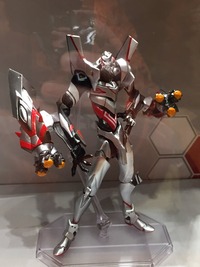 Usj版エヴァ4号機リボルテックがusjにて展示 第二発令所