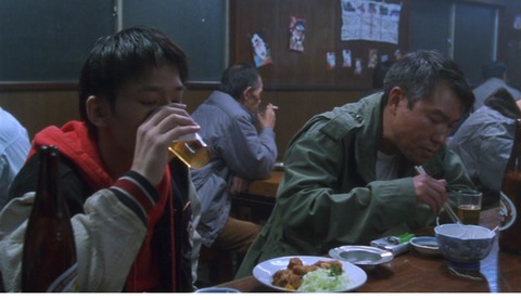 飲む