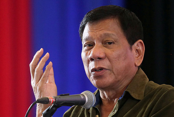 ドゥテルテ大統領「俺の息子の麻薬密輸疑惑が事実なら殺せ、俺はその警察官を守る」