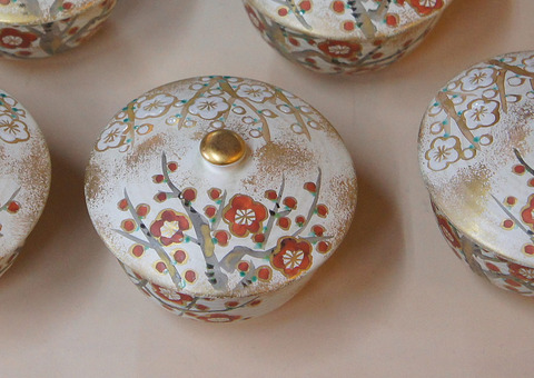 京都　雲楽窯　京焼・清水焼 雲楽窯 （京焼・清水焼） Kyoto Kiyomizu-ware Pottery : 緑のなかを