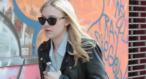 12-dakota-fanning-persol