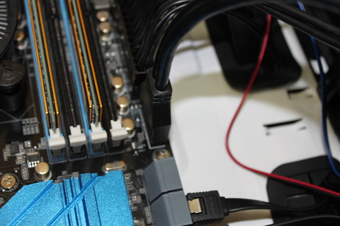 マザーボードUSB3.0へ接続
